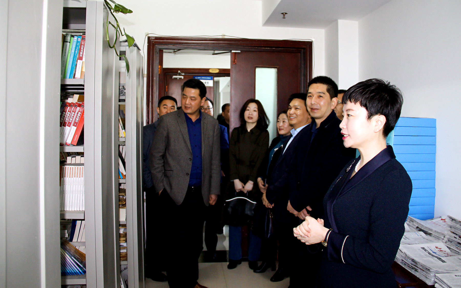 市政公司职工代表诵读《企业宣言 市政公司党委书记,董事长万雪琳